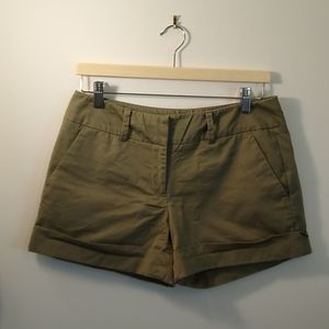 🏷️New York & Co • Cotton Caddy Cuff Shorts in Olive • Size 4